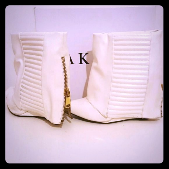 AKIRA Shoes - Akira White Ankle Boots